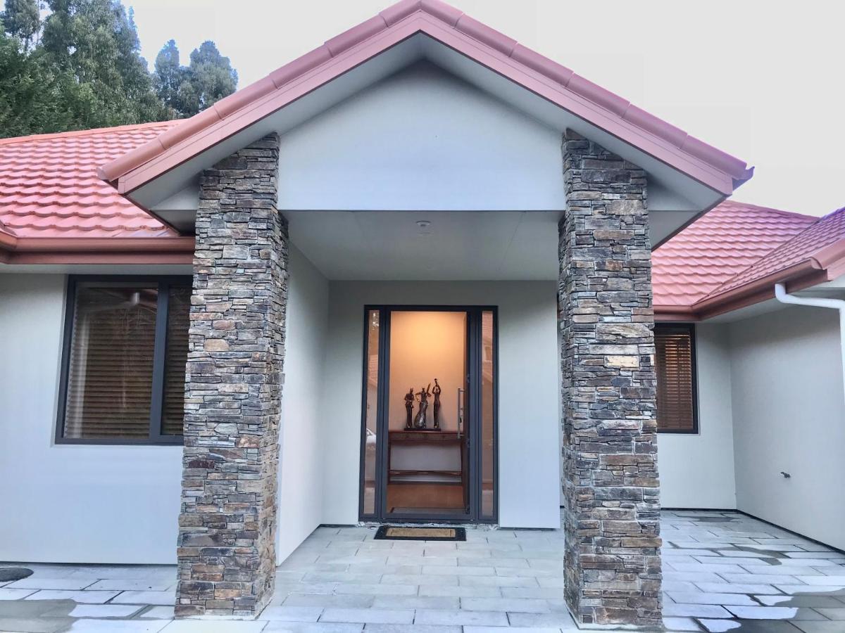 Road Sun Tourist Lodge Dunedin Exterior photo
